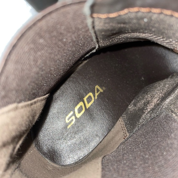 Soda Block Heel Booties. Size 6 1/2. - Picture 4 of 7